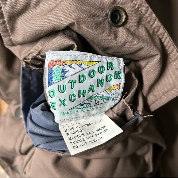 Vintage Outdoor Exchange Reversible Down Fill Puffer Vest - Picture 14 of 16